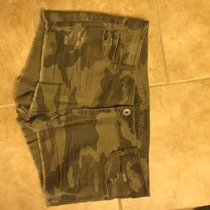 Vanilla star premium camo jean shorts